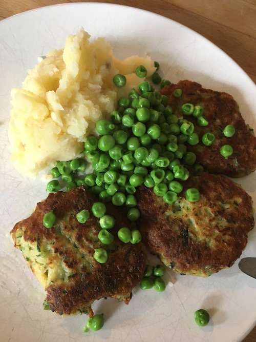 tasty dinner - fritters, peas & mash